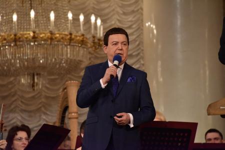 "Слава советской эпохи". Лидер КПРФ выступил на гала-концерте советской песни в Москве