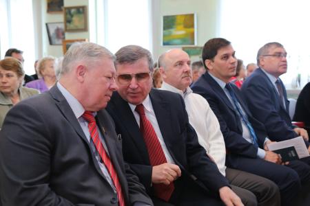 В Омске начала работу L Конференция Омского областного отделения КПРФ