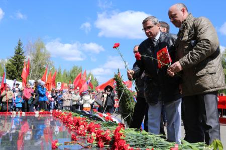 День, когда мы ощущаем себя единым народом. Омские коммунисты встретили праздник Великой Победы