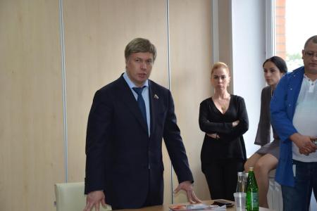 «Нельзя экономить на людях»: Алексей Русских посетил Воскресенский район Московской области