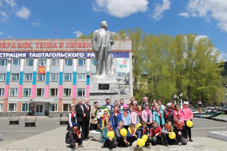 В День пионерии десятки Кемеровских ребятишек были приняты в пионеры