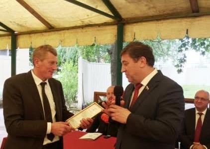 Депутат-коммунист Виктор Гончаров поздравил ставропольских химиков с их профессиональным праздником