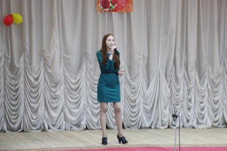 Удмуртская Республика. Комсомольцы Ижевска провели концерт-поздравление ветеранов и детей войны с Днём Победы