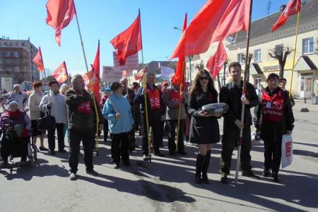 Ленинградская область. Первомай под красными флагами