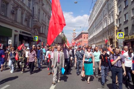 Народ к Победе вёл товарищ Сталин!