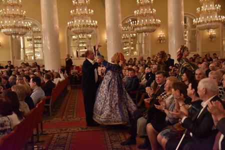 "Слава советской эпохи". Лидер КПРФ выступил на гала-концерте советской песни в Москве