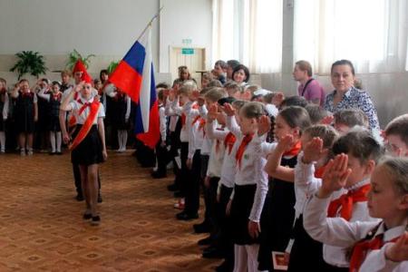 Первый секретарь Ярославского обкома КПРФ Александр Воробьёв принял участие в приёме юных ярославцев в пионеры