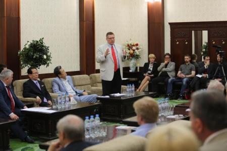 К.К. Тайсаев провел в Посольстве КНДР в РФ заседание Круглого стола, посвященного итогам 7-го Съезда Трудовой партии Кореи