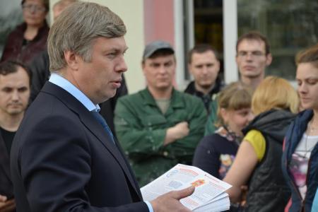 «Нельзя экономить на людях»: Алексей Русских посетил Воскресенский район Московской области