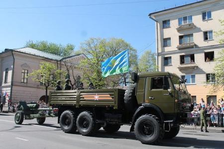 Псковское отделение КПРФ вместе с народом на празднике Победы