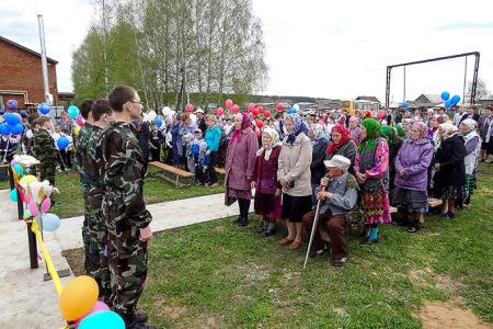 Удмуртская Республика. При поддержке депутата-коммуниста П.В. Чушъялова в деревне Гожня открыт памятник участникам  Великой Отечественной войны