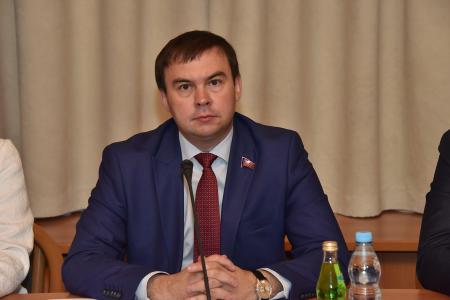 Коммунисты в Госдуме провели круглый стол о проблемах и перспективах подготовки кадров в сфере туризма
