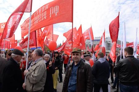 Лидеры новосибирских коммунистов поздравили горожан с Днем международной солидарности трудящихся
