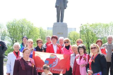 В День Победы коммунисты Кабардино-Балкарии возложили цветы к Вечному огню и памятнику В.И. Ленину