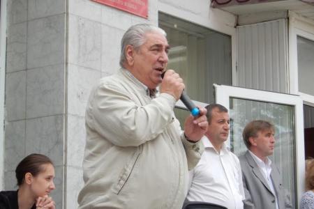 Севастопольские коммунисты и комсомольцы стали почётными гостями на последнем звонке в школе №45