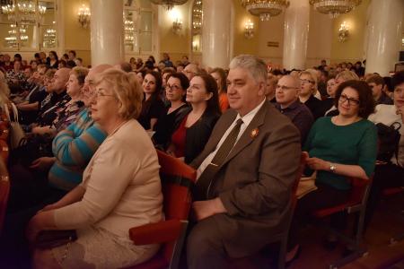 "Слава советской эпохи". Лидер КПРФ выступил на гала-концерте советской песни в Москве