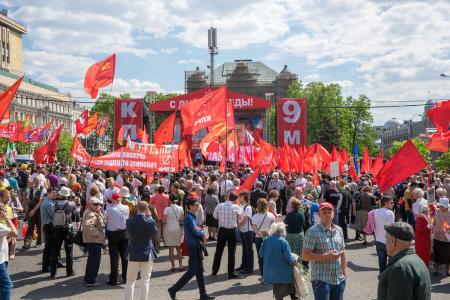 Москва: День Победы с Красным Знаменем!