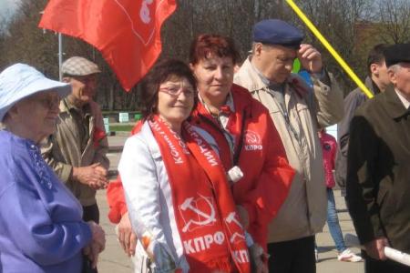 Ленинградская область. Первомай под красными флагами