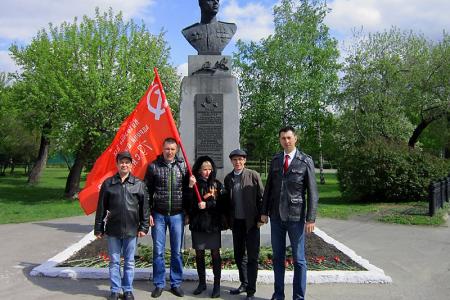 Алтайские комсомольцы приняли активное участие в праздновании 71-й годовщины Победы в Великой Отечественной войне