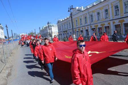 В Омске прошли праздничная демонстрация и митинг, посвященные Международному дню солидарности трудящихся