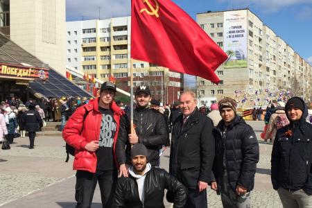 Ханты-Мансийский автономный округ — Югра. В.Н. Тетёкин принял участие в праздновании Дня Победы в Нижневартовске