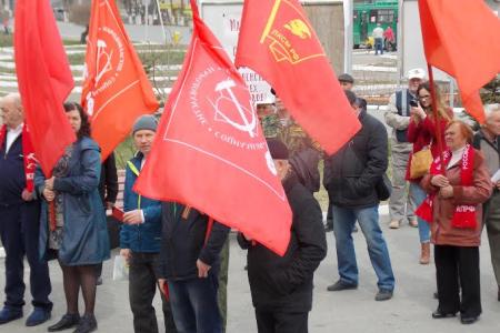 Приморский край. Коммунисты города Артёма встретили Красный Первомай шествием и митингами