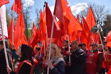 Коммунисты готовы вывести страну из экономического тупика. Шествие и митинг 1 мая в Москве