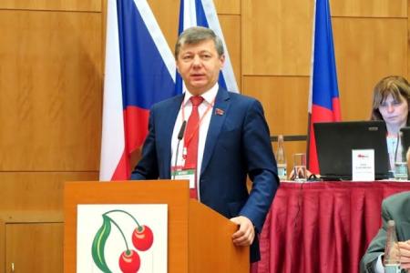 Д.Г. Новиков выступил с приветствием перед делегатами IХ Съезда Коммунистической партии Чехии и Моравии