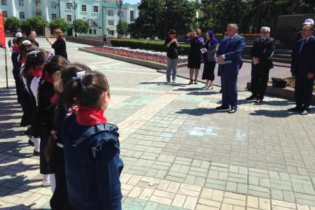 Республика Дагестан. В Махачкале прошла традиционная церемония посвящения школьников в пионеры