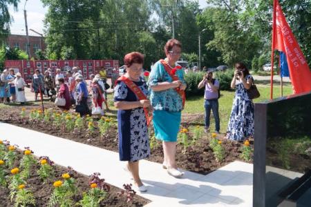 В городе Можга открыли первый в Удмуртии памятник детям войны