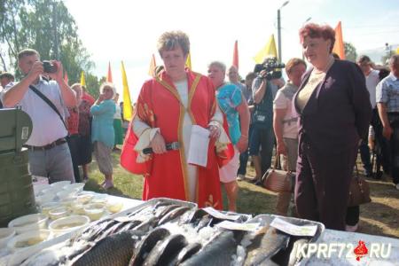 Тюменская область. Депутат-коммунист Тамара Казанцева поздравила Казанский район с 85-летием