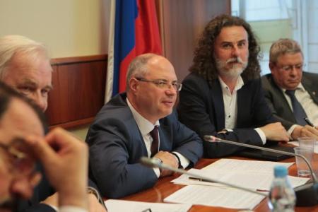 Сергей Гаврилов принял участие в итоговом заседании Межфракционной депутатской группы по защите христианских ценностей