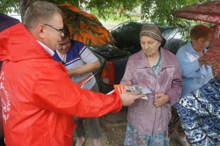 Секретарь Московского обкома КПРФ Александр Наумов встретился с жителями сельского поселения Любучанское Чеховского муниципального района