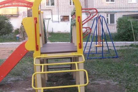 Нижегородская область. Денис Вороненков подарил детям Сергача детскую площадку