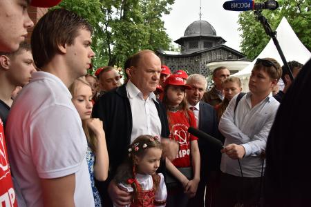 Г.А. Зюганов: «Лишь высокая духовность и чувство патриотизма смогут обеспечить нам новые победы»