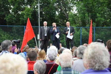 Москва. Митинг в защиту здравоохранения власти Капотни перенесли к кладбищу