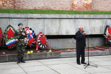 Новгородские коммунисты в День памяти и скорби почтили память погибших советских воинов