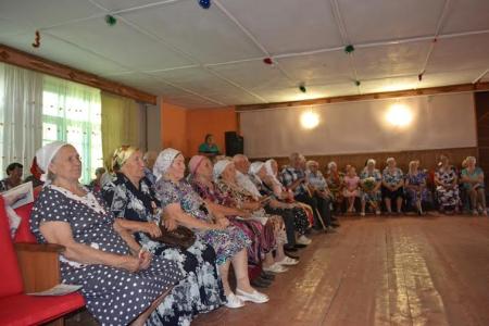 Первый секретарь Калмыцкого рескома КПРФ Николай Нуров провел встречу с детьми войны в селе Тундутово