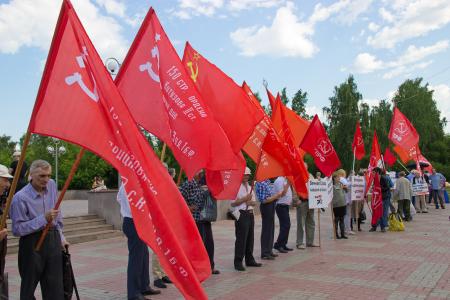 «Вечная память павшим героям!». В День памяти и скорби коммунисты Томска провели целый ряд мероприятий