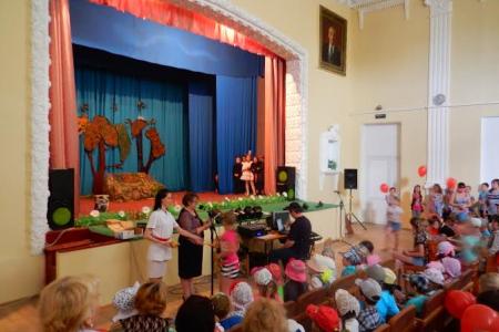 Яркие праздники для сельской детворы от коммунистов Севастополя