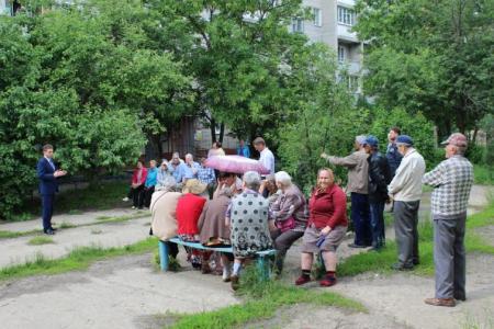 Первый секретарь Пензенского обкома КПРФ Георгий Камнев проводит встречи с жителями областного центра