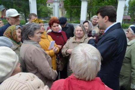 Депутат-коммунист Олег Лебедев активно проводит встречи с избирателями