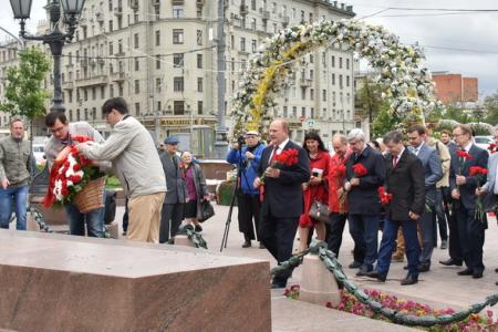 Поклон Пушкину