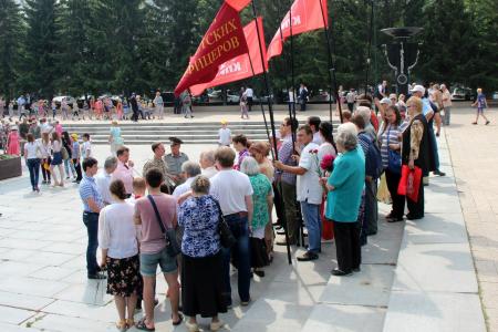 «Их подвиг бессмертен». Коммунисты Челябинска приняли участие в траурных мероприятиях 22 июня