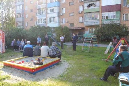 Первый секретарь Пензенского обкома КПРФ Георгий Камнев проводит встречи с жителями областного центра