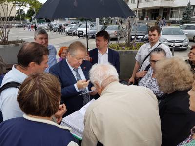 В Краснодаре граждане провели пикеты и попросили губернатора помочь навести порядок в городе
