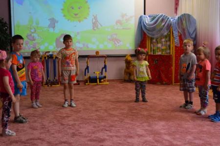 Коммунисты и комсомольцы Иванова побывали в гостях в детском доме «Родничок»