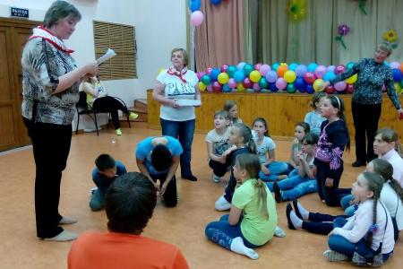 Южно-сахалинские коммунисты подарили детям праздник