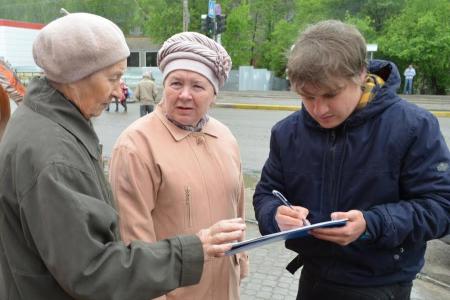 Тульская область. Депутат-коммунист Олег Лебедев продолжает встречи с жителями