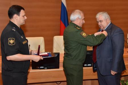 Группе депутатов Госдумы вручили медали Минобороны за законодательное содействие операции Вооруженных сил России в Сирии
